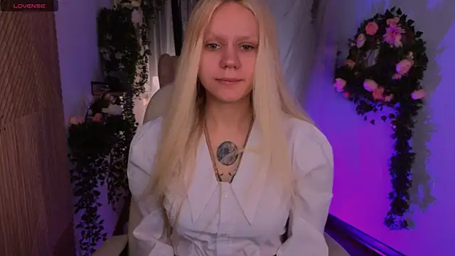 kitten murray  online show from 11/26/25, 05:40