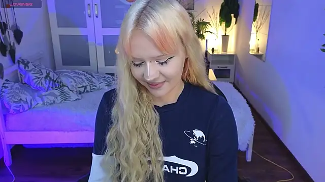 kitten murray  online show from 10/26/25, 06:14