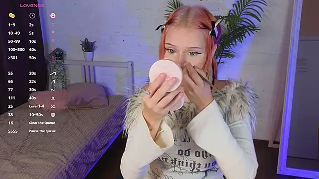 kitten murray  online show from 10/09/25, 06:03