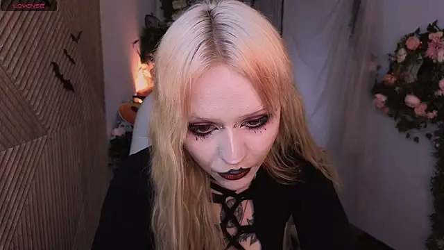 kitten murray  online show from 10/31/25, 06:43