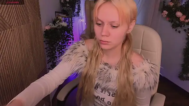 kitten murray  online show from 11/07/25, 01:37