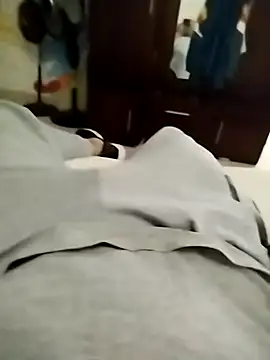 Snapshot of Valen_Squirt04 chatting on 10/03/25, 05:03 Valen Squirt04 online show from 10/03/25, 05:03