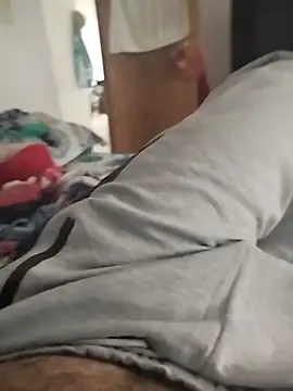 Snapshot of Valen_Squirt04 chatting on 10/10/25, 07:15 Valen Squirt04 online show from 10/10/25, 07:15