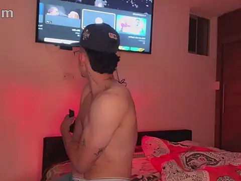 strongManLatino online show from 10/13/25, 12:45