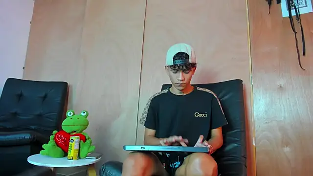 milo crave online show from 10/06/25, 08:42