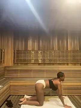 tia   fox online show from 11/25/25, 06:30