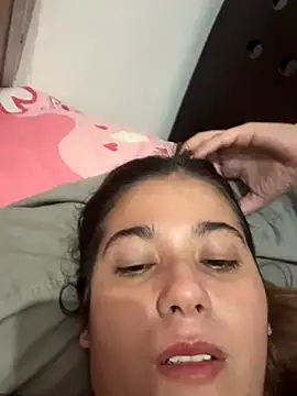 Snapshot of violeticafox chatting on 12/19/25, 05:10 violeticafox online show from 12/19/25, 05:10