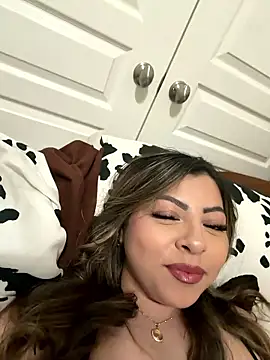 bunnygorl12 online show from 05/28/26, 04:09