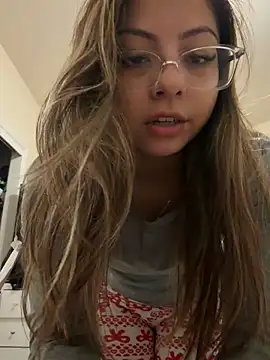 bunnygorl12 online show from 03/03/26, 03:24