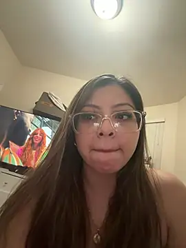 bunnygorl12 online show from 05/13/26, 05:58