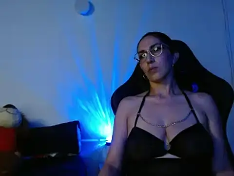 Snapshot of Angel_blackhot chatting on 12/18/25, 05:56 Angel blackhot online show from 12/18/25, 05:56