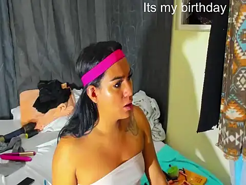 RobertaxGutierrez online show from 12/21/25, 12:24