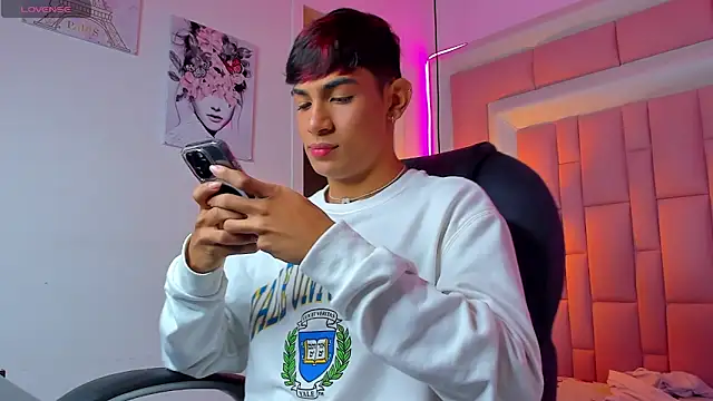 cherub  online show from 12/17/25, 04:06