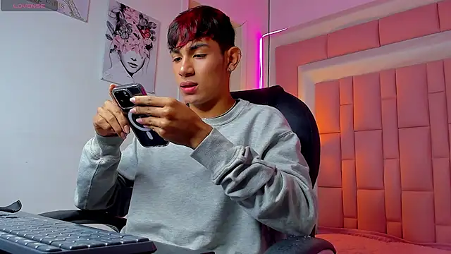 cherub  online show from 12/23/25, 04:23