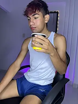 Snapshot of cherub_ chatting on 04/18/26, 10:06 cherub online show from 04/18/26, 10:06