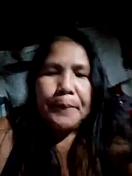 Snapshot of milagrose_rose chatting on 11/14/25, 01:26 milagrose rose online show from 11/14/25, 01:26