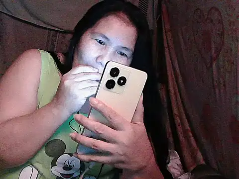 Snapshot of milagrose_rose chatting on 05/26/26, 12:03 milagrose rose online show from 05/26/26, 12:03