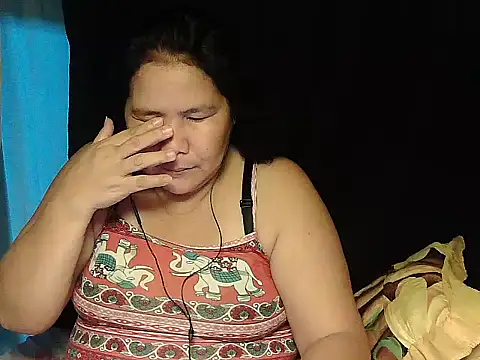 Snapshot of milagrose_rose chatting on 05/16/26, 10:36 milagrose rose online show from 05/16/26, 10:36