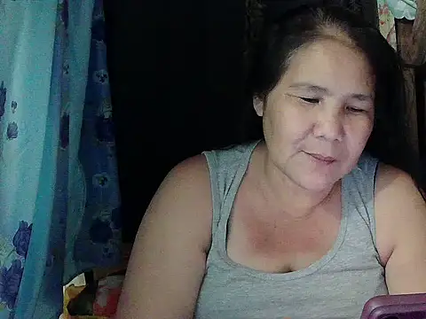 Snapshot of milagrose_rose chatting on 04/01/26, 11:55 milagrose rose online show from 04/01/26, 11:55