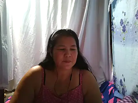 Snapshot of milagrose_rose chatting on 05/27/26, 01:57 milagrose rose online show from 05/27/26, 01:57