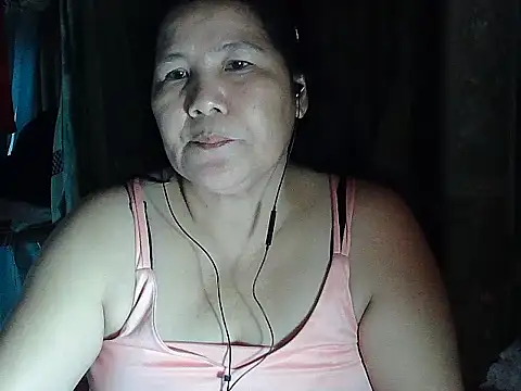 Snapshot of milagrose_rose chatting on 05/17/26, 11:21 milagrose rose online show from 05/17/26, 11:21