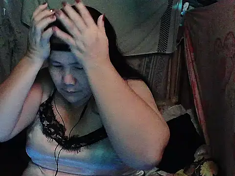 Snapshot of milagrose_rose chatting on 05/27/26, 02:46 milagrose rose online show from 05/27/26, 02:46