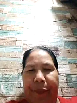 Snapshot of milagrose_rose chatting on 12/17/25, 01:43 milagrose rose online show from 12/17/25, 01:43