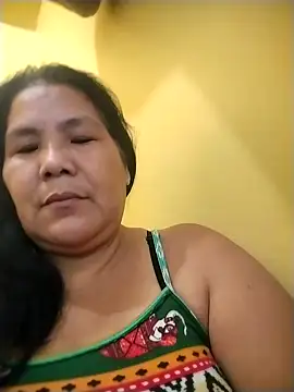 Snapshot of milagrose_rose chatting on 11/30/25, 01:50 milagrose rose online show from 11/30/25, 01:50