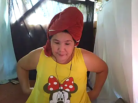 Snapshot of milagrose_rose chatting on 05/25/26, 11:58 milagrose rose online show from 05/25/26, 11:58