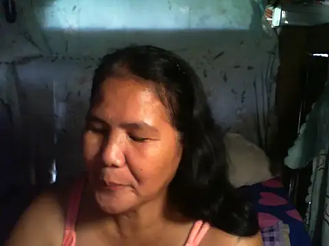 Snapshot of milagrose_rose chatting on 10/21/25, 12:00 milagrose rose online show from 10/21/25, 12:00