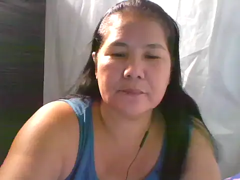 Snapshot of milagrose_rose chatting on 06/03/26, 11:53 milagrose rose online show from 06/03/26, 11:53