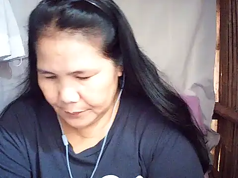 Snapshot of milagrose_rose chatting on 07/11/26, 02:01 milagrose rose online show from 07/11/26, 02:01