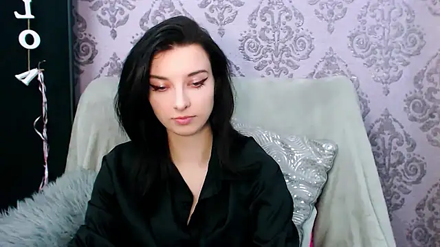 Snapshot of DominantLuna chatting on 11/23/25, 08:41 DominantLuna online show from 11/23/25, 08:41