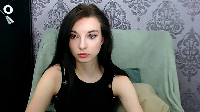 DominantLuna online show from 05/04/26, 07:17