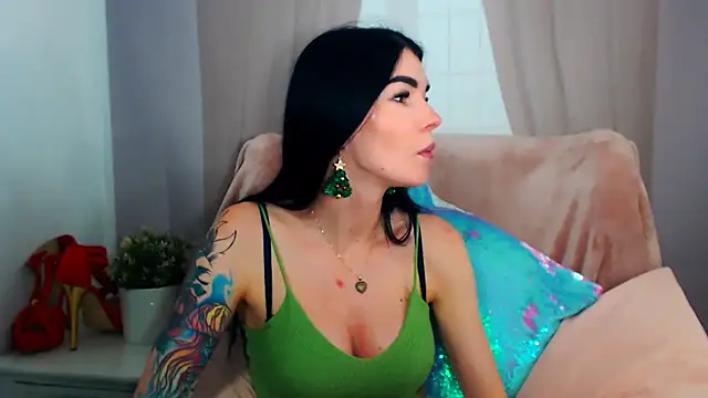 Snapshot of SofiiaBeauty chatting on 12/16/25, 08:24 SofiiaBeauty online show from 12/16/25, 08:24