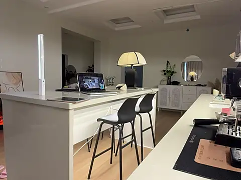 xiaowan x online show from 10/30/25, 08:45