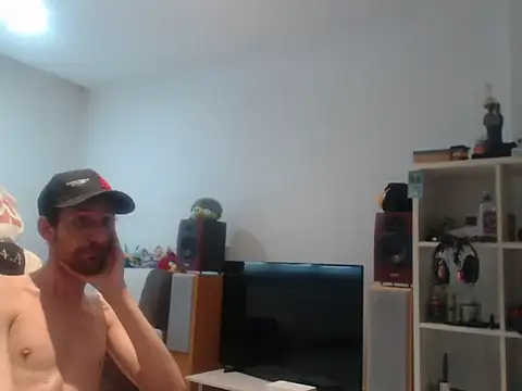 Snapshot of LoyalDoggie chatting on 07/10/26, 12:38 LoyalDoggie online show from 07/10/26, 12:38