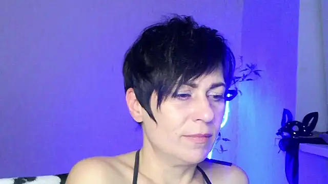 Ashley Brookss online show from 11/22/25, 07:46