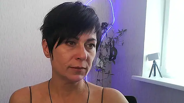 Ashley Brookss online show from 11/09/25, 10:19