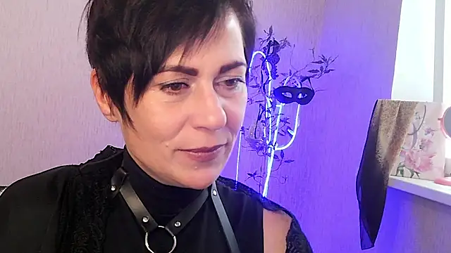 Ashley Brookss online show from 11/12/25, 10:52