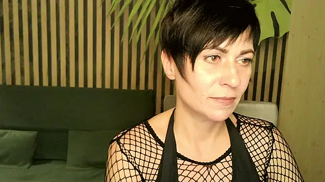 Ashley Brookss online show from 10/29/25, 06:18