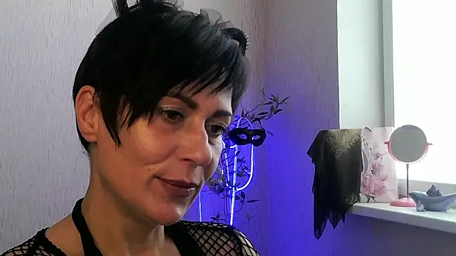 Ashley Brookss online show from 11/15/25, 09:24