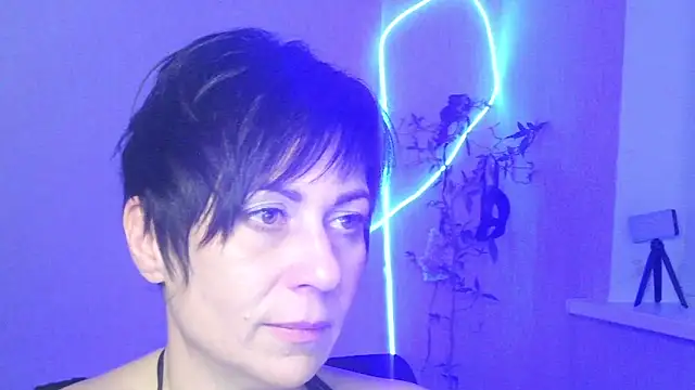 Ashley Brookss online show from 11/08/25, 10:13