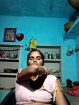 Snapshot of Mohni_cute chatting on 10/14/25, 12:28 Mohni cute online show from 10/14/25, 12:28