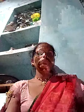 Snapshot of Mohni_cute chatting on 10/01/25, 04:11 Mohni cute online show from 10/01/25, 04:11