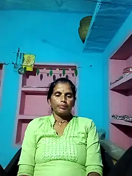 Snapshot of Mohni_cute chatting on 10/19/25, 12:41 Mohni cute online show from 10/19/25, 12:41