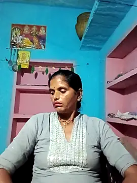 Snapshot of Mohni_cute chatting on 10/25/25, 12:32 Mohni cute online show from 10/25/25, 12:32