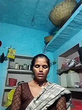 Snapshot of Mohni_cute chatting on 10/14/25, 12:22 Mohni cute online show from 10/14/25, 12:22