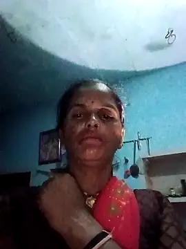 Snapshot of Mohni_cute chatting on 10/07/25, 05:58 Mohni cute online show from 10/07/25, 05:58