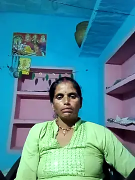 Snapshot of Mohni_cute chatting on 10/25/25, 12:39 Mohni cute online show from 10/25/25, 12:39